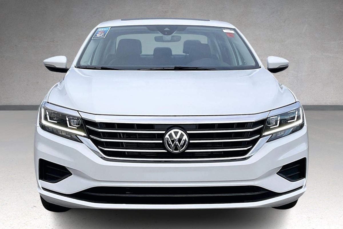 2022 Volkswagen Passat 2.0T SE photo 3