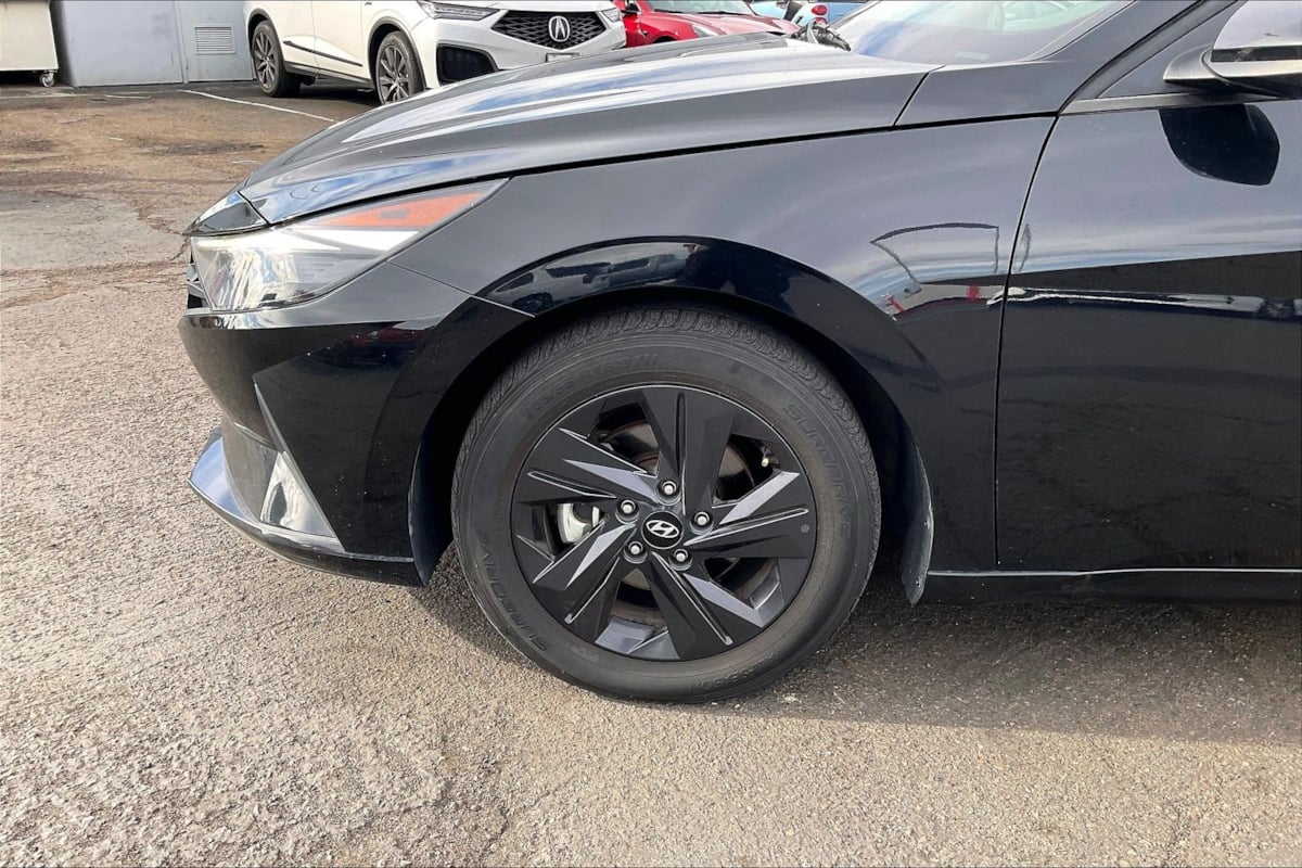 2021 Hyundai Elantra SEL photo 4