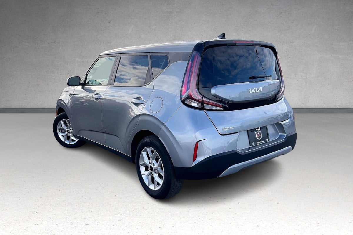 2024 Kia Soul LX S photo 3
