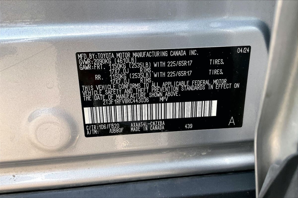 2024 Toyota RAV4 LE photo 2