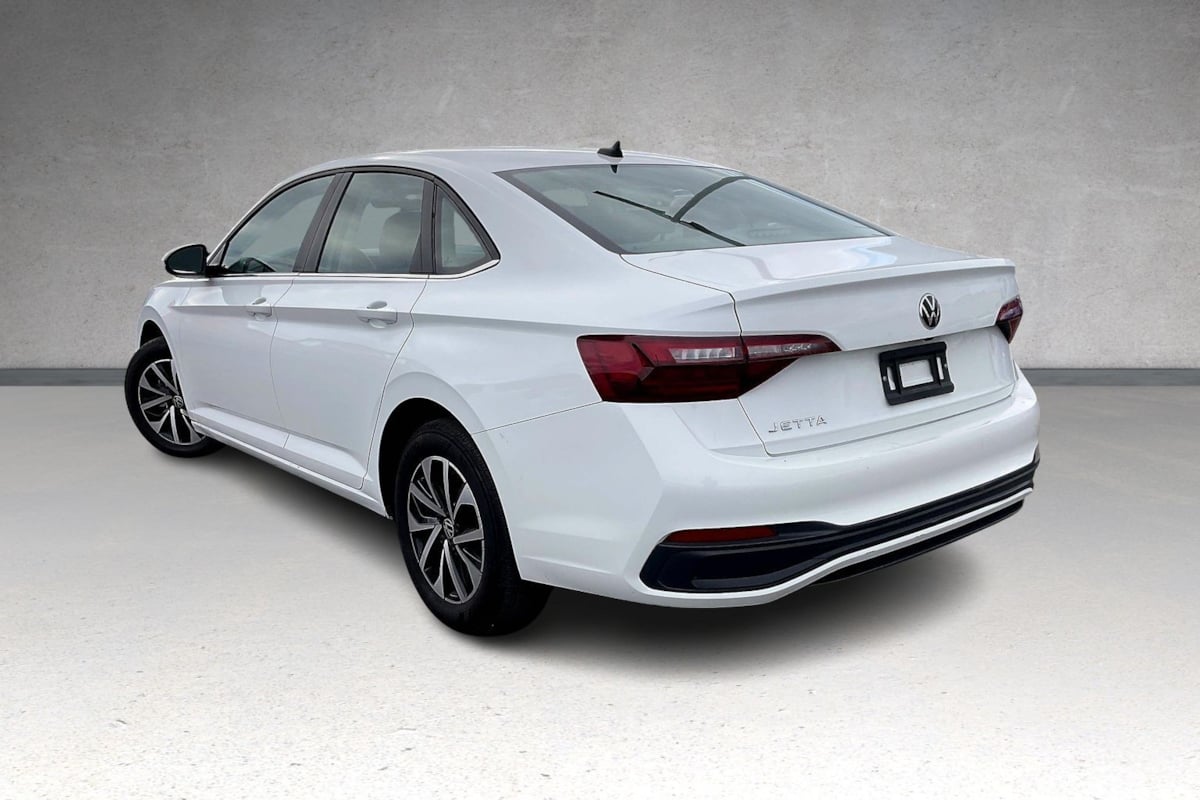 2024 Volkswagen Jetta S photo 2