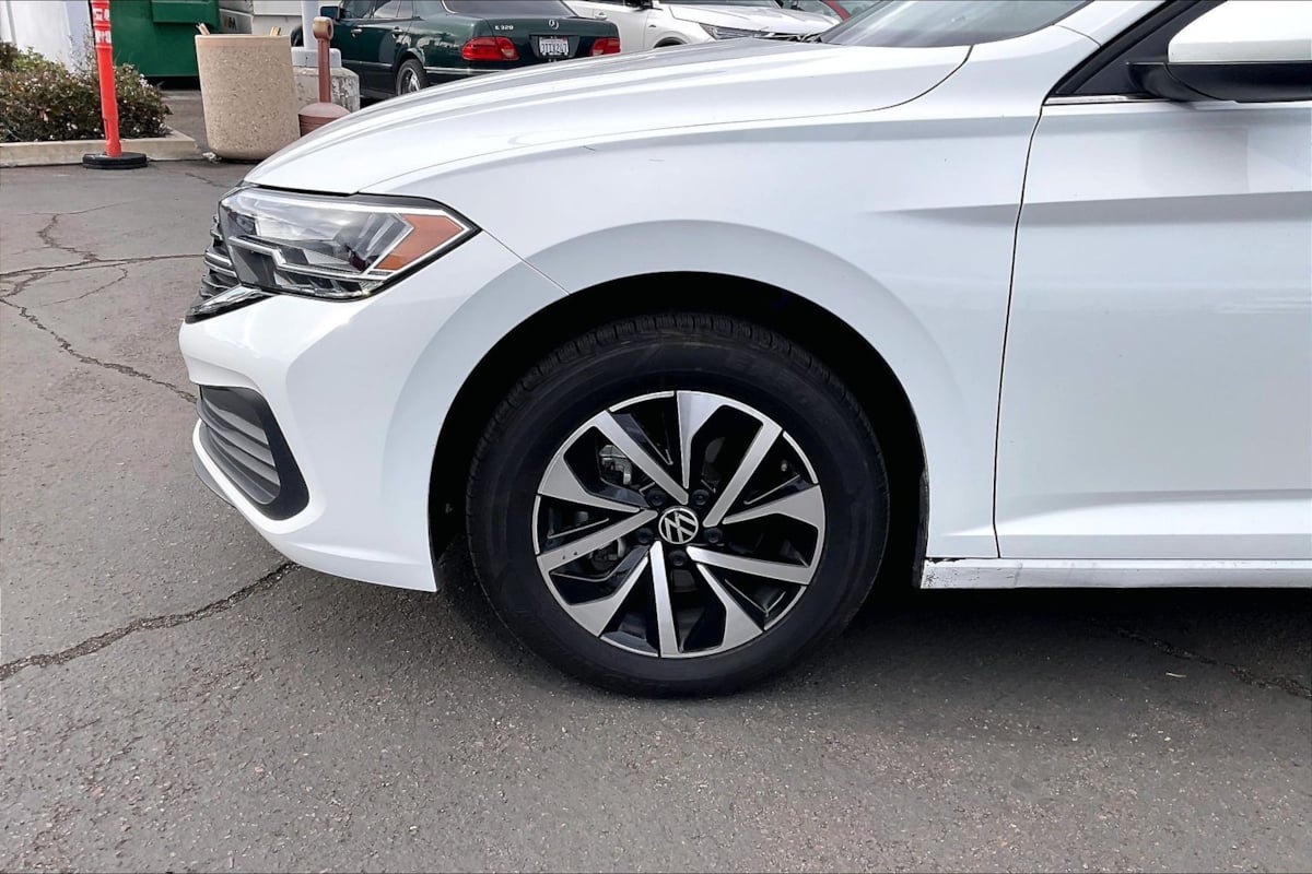 2024 Volkswagen Jetta S photo 3