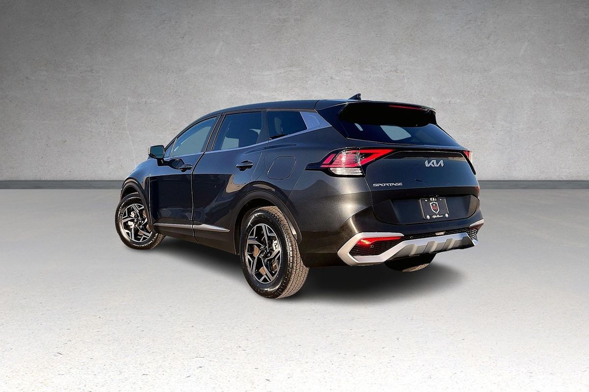 2024 Kia Sportage LX photo 3