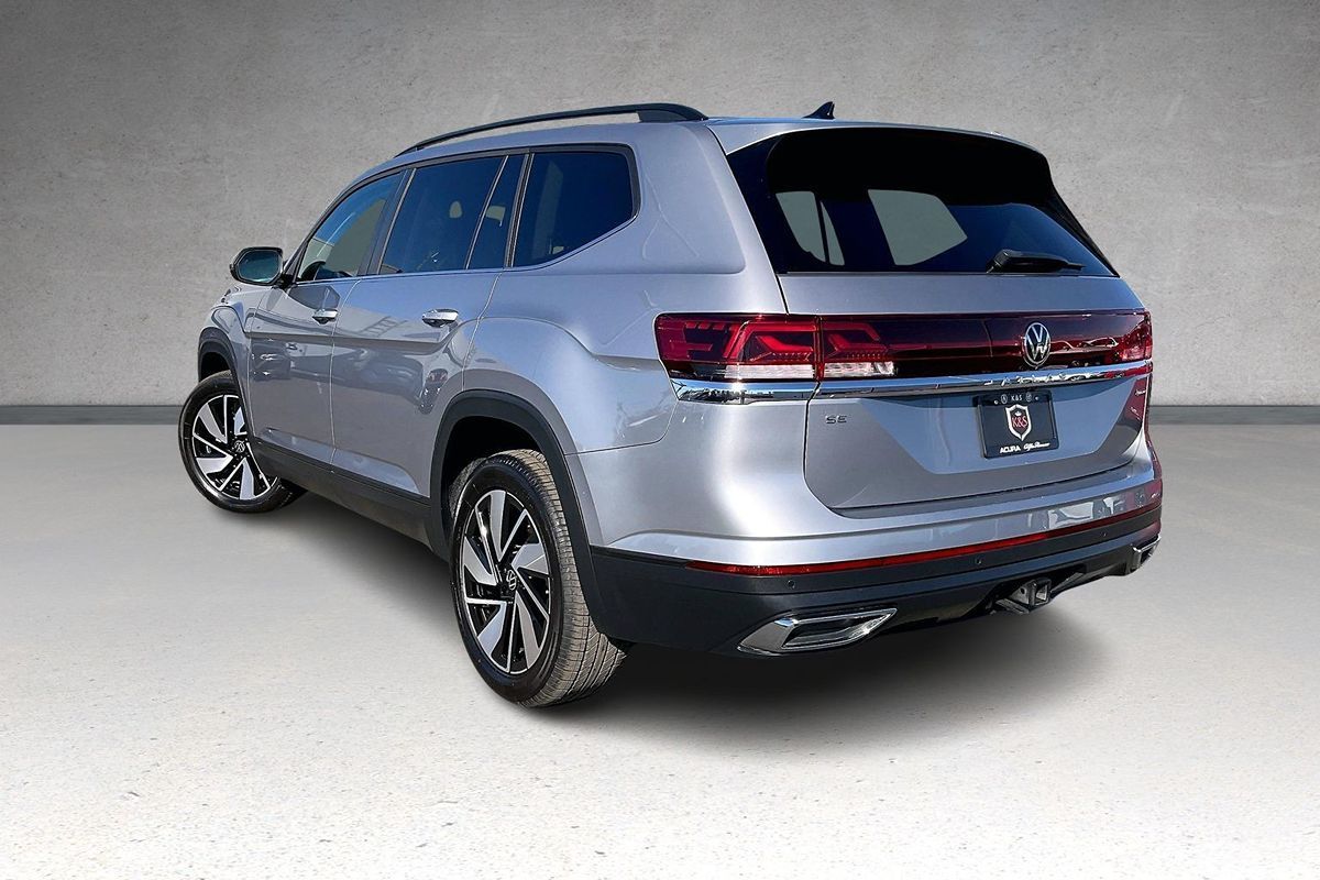 2024 Volkswagen Atlas SE Technology photo 3
