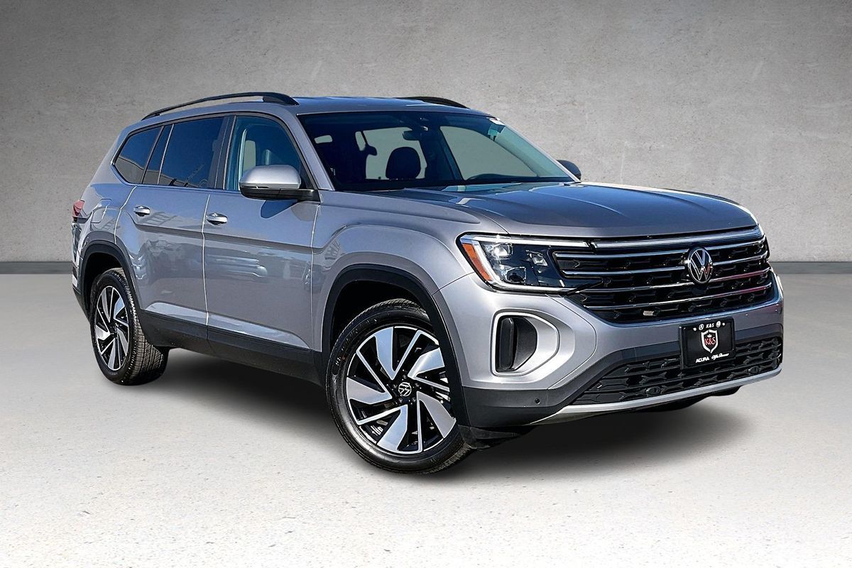 2024 Volkswagen Atlas SE Technology photo 2