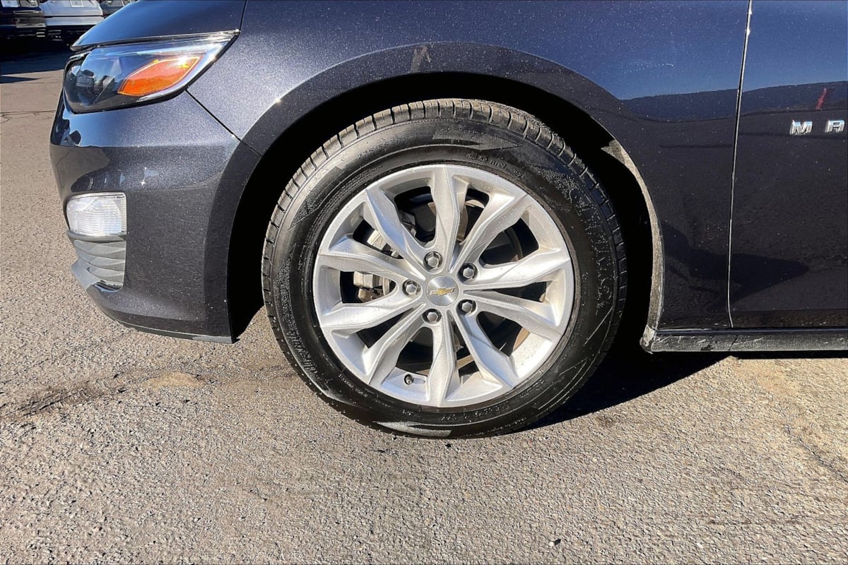 2023 Chevrolet Malibu 1LT photo 3