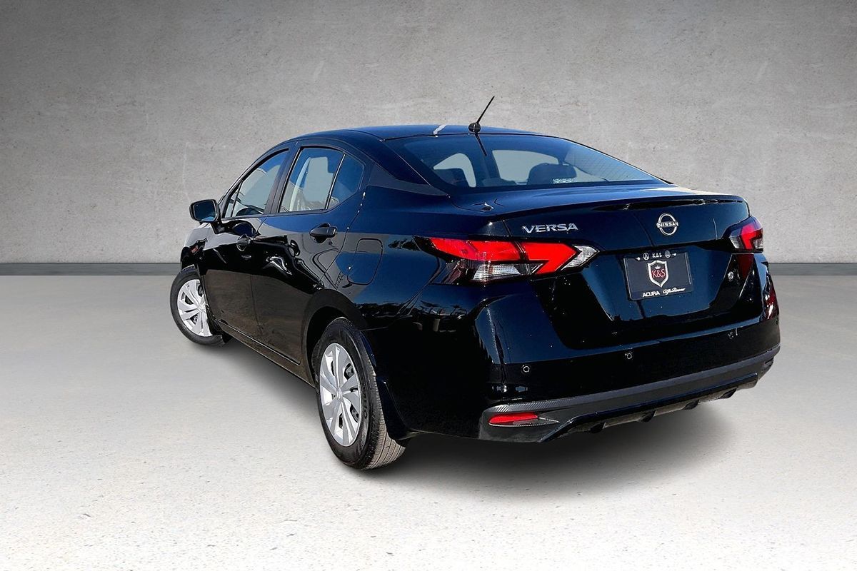2025 Nissan Versa S photo 3