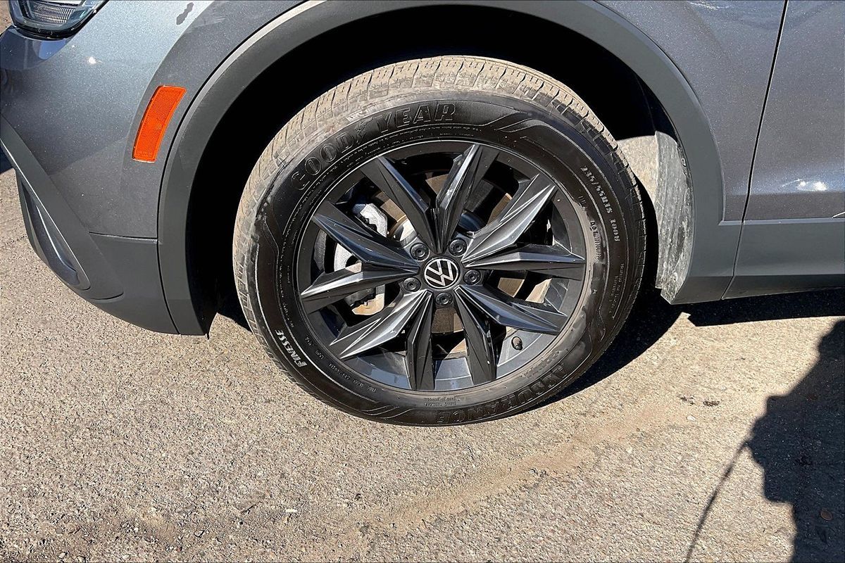 2024 Volkswagen Tiguan SE Wolfsburg Edition photo 3