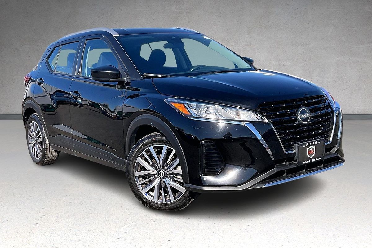 2024 Nissan Kicks SV photo 2