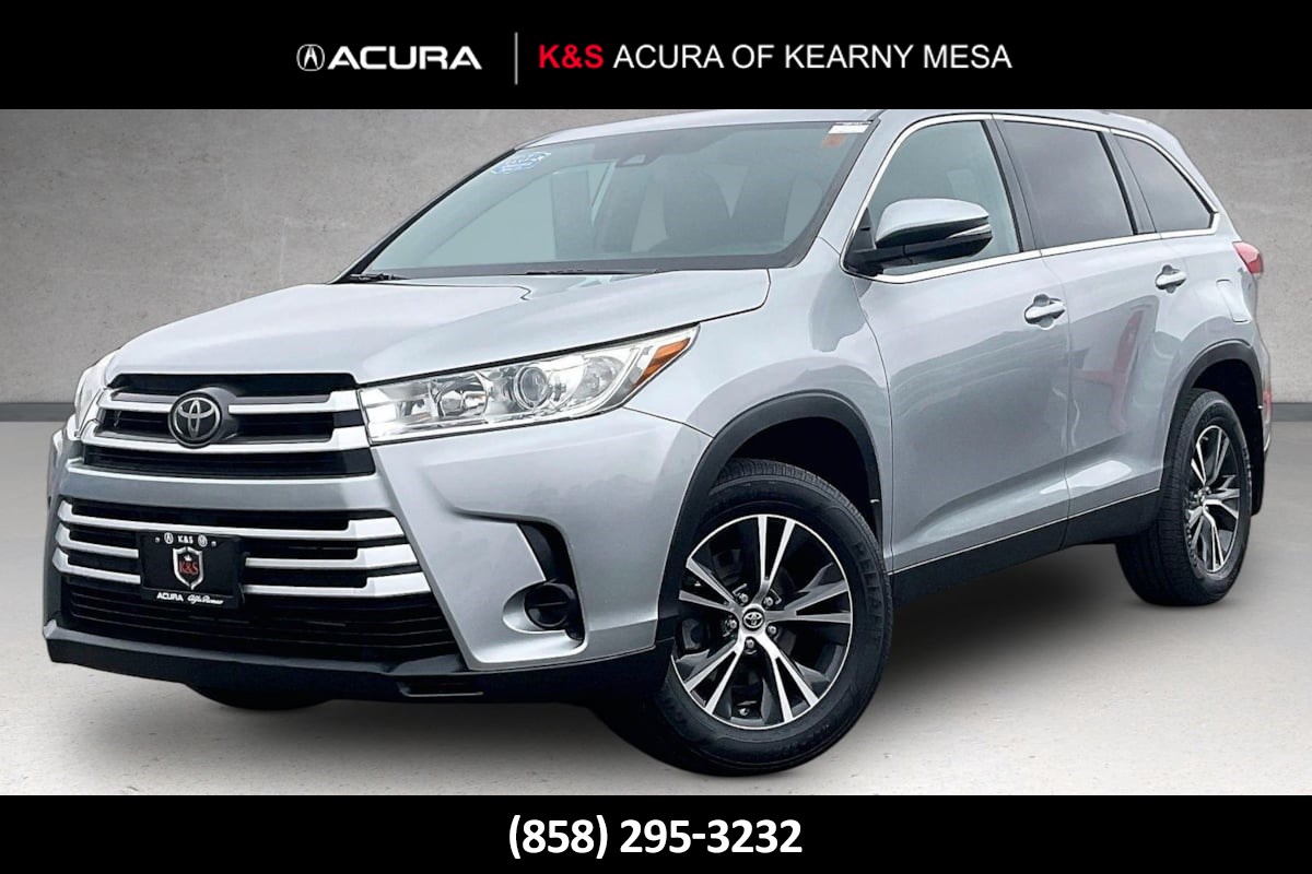 Celestial Silver Metallic 2019 Toyota Highlander SUV / Crossover Front-Wheel Drive Automatic