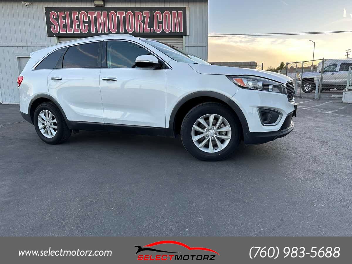 Sold 2017 Kia Sorento LX