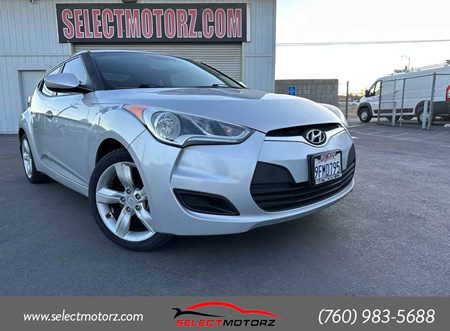 2013 Hyundai Veloster w/Black Int