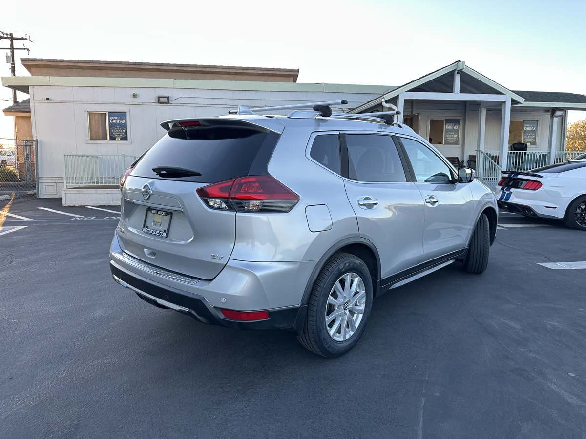 2020 Nissan Rogue SV - Photo 4