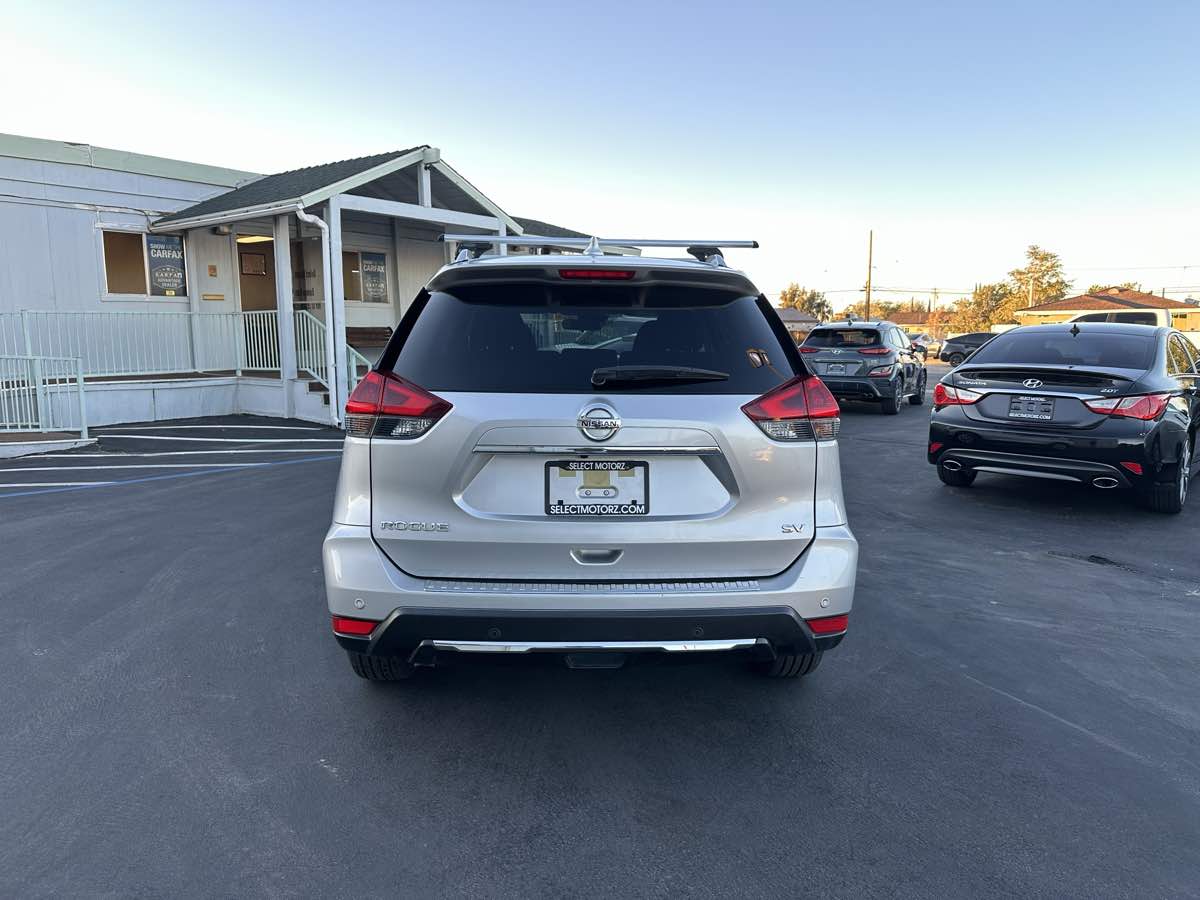 2020 Nissan Rogue SV - Photo 6