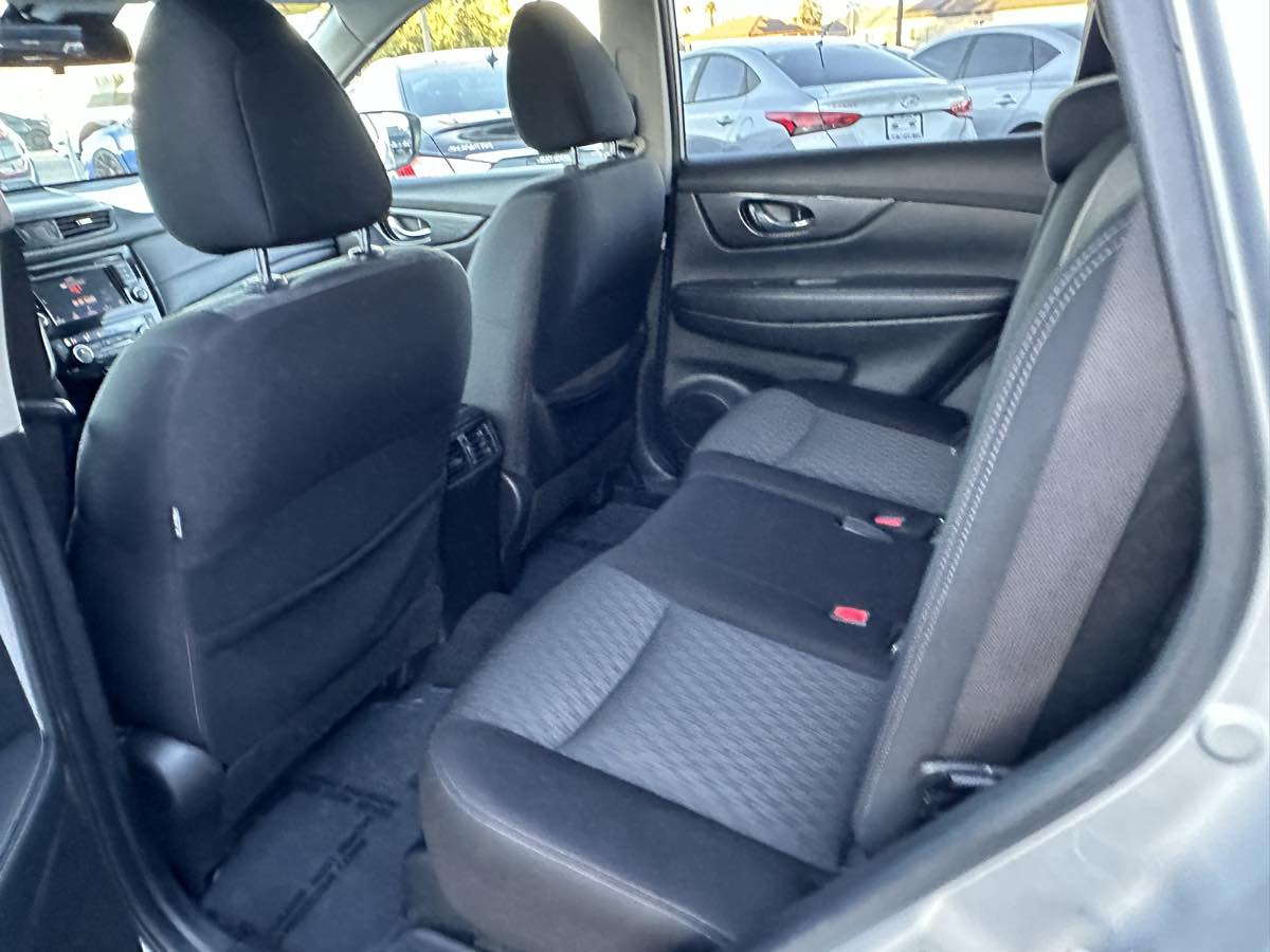 2020 Nissan Rogue SV - Photo 14