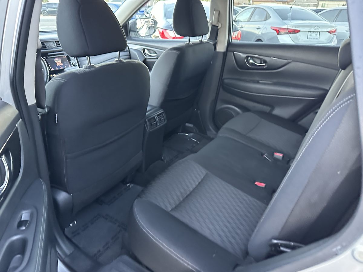 2020 Nissan Rogue SV - Photo 11