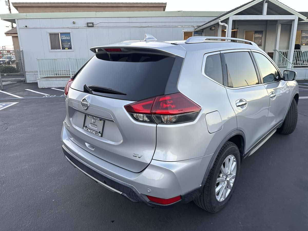 2020 Nissan Rogue SV - Photo 13