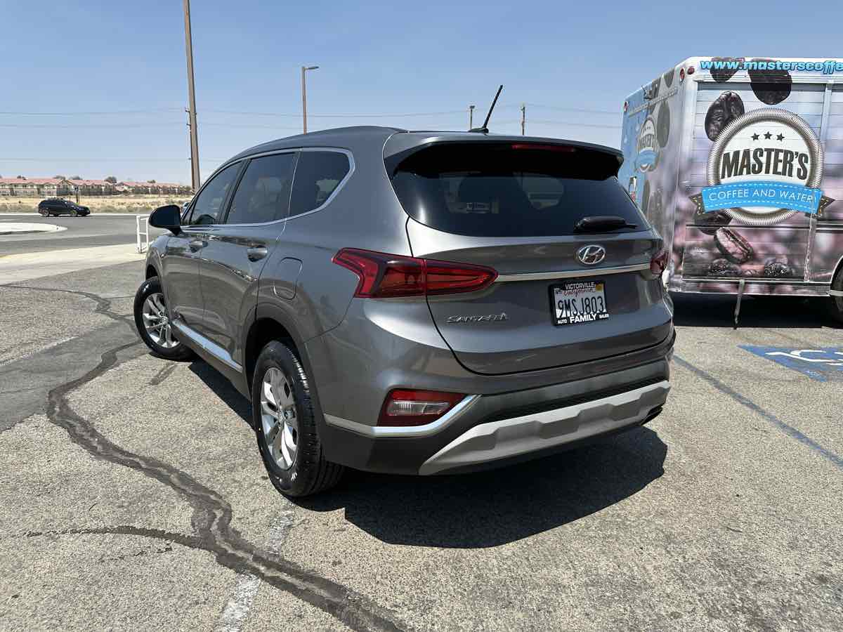 2019 Hyundai Santa Fe SE - Photo 3