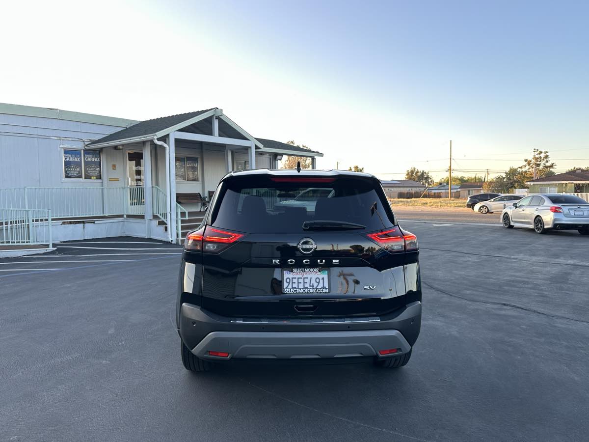 2023 Nissan Rogue SV - Photo 6
