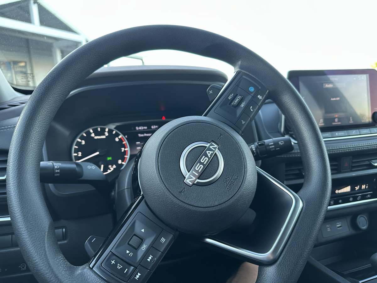 2023 Nissan Rogue SV - Photo 7