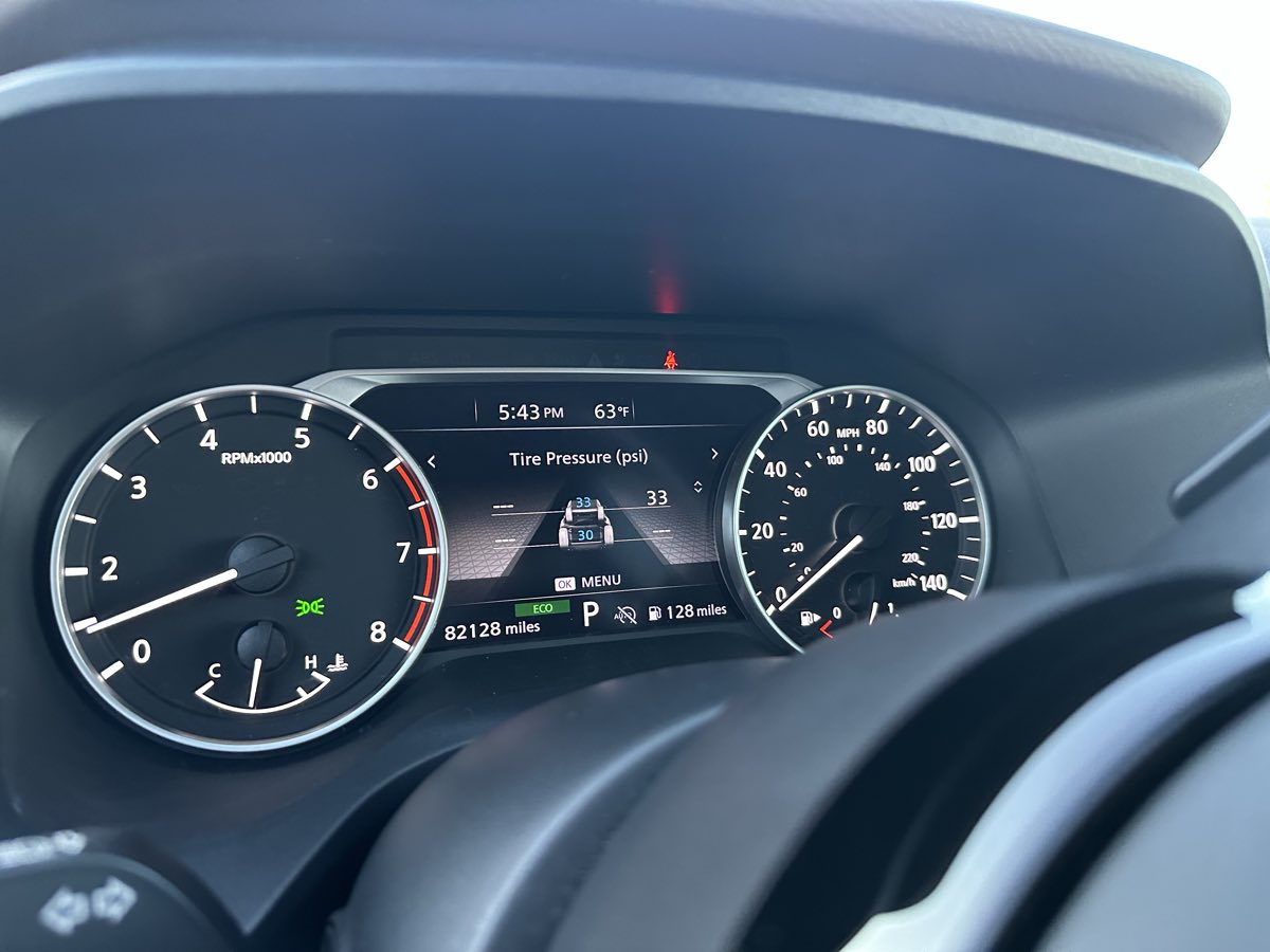 2023 Nissan Rogue SV - Photo 8