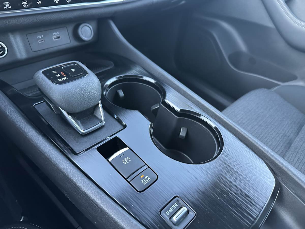 2023 Nissan Rogue SV - Photo 10