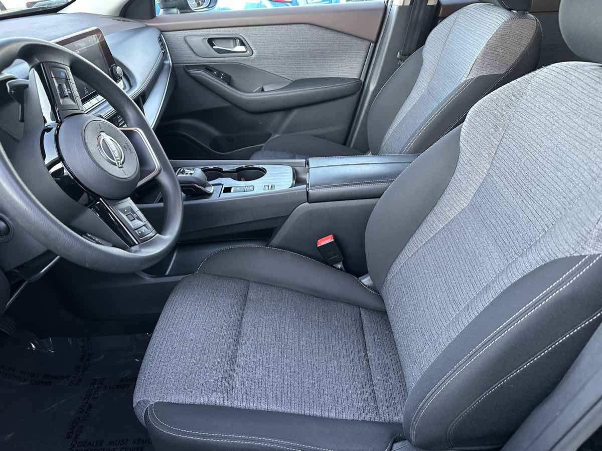 2023 Nissan Rogue SV - Photo 11