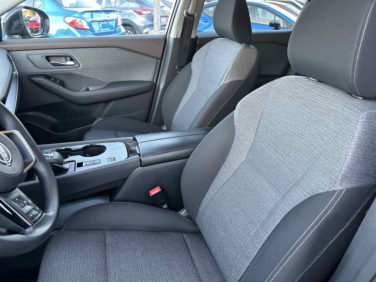 2023 Nissan Rogue SV - Photo 12