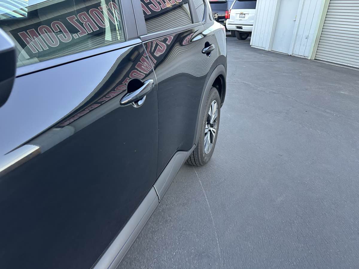 2023 Nissan Rogue SV - Photo 18