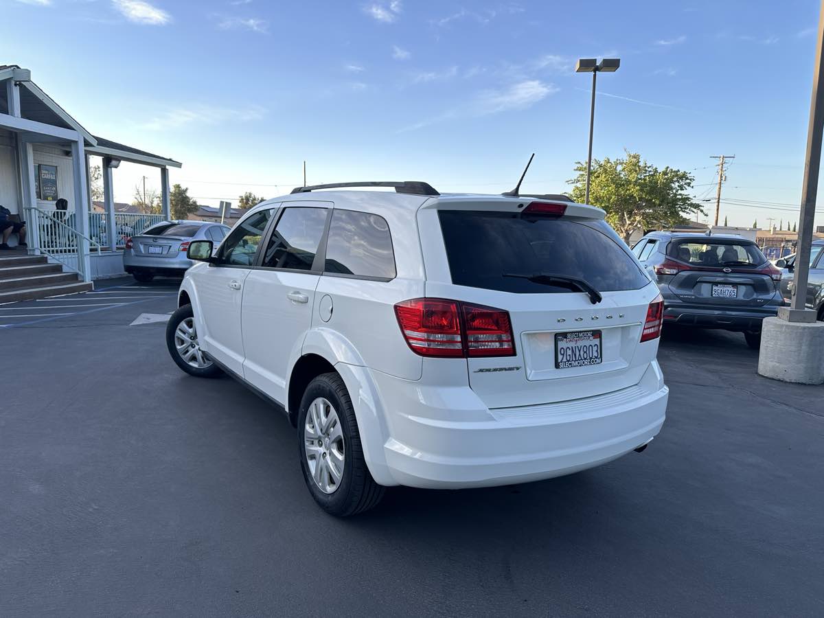 2017 Dodge Journey SE - Photo 3