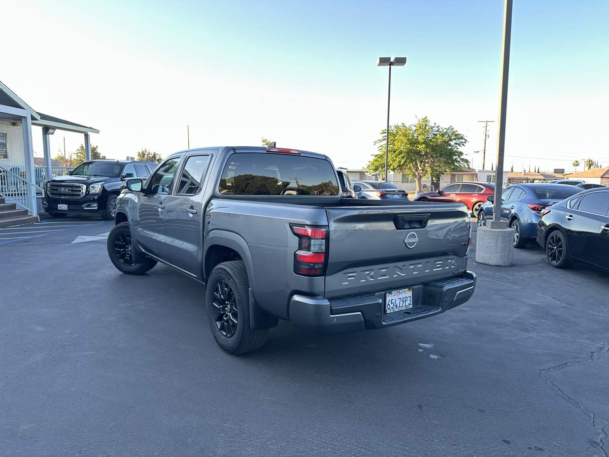 2023 Nissan Frontier SV - Photo 3