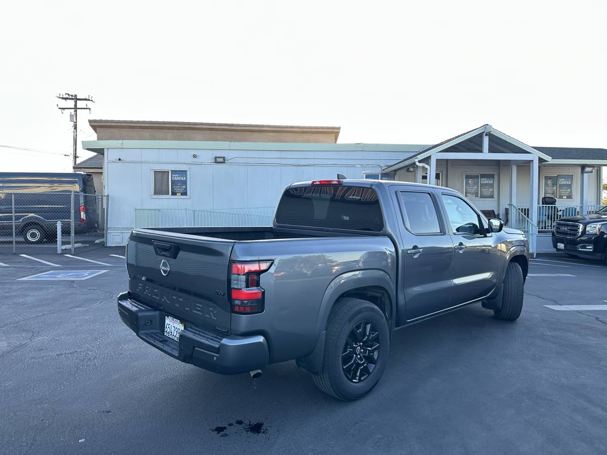 2023 Nissan Frontier SV - Photo 4
