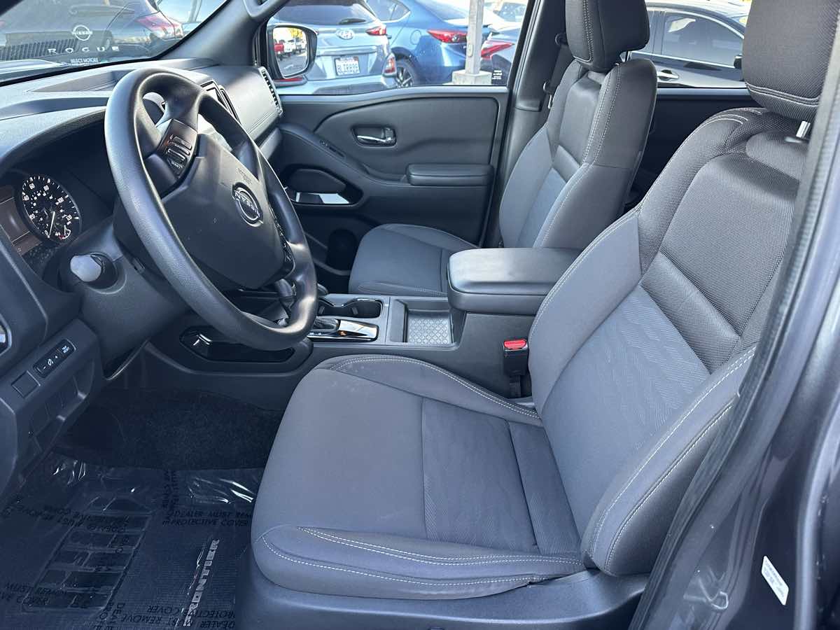 2023 Nissan Frontier SV - Photo 12