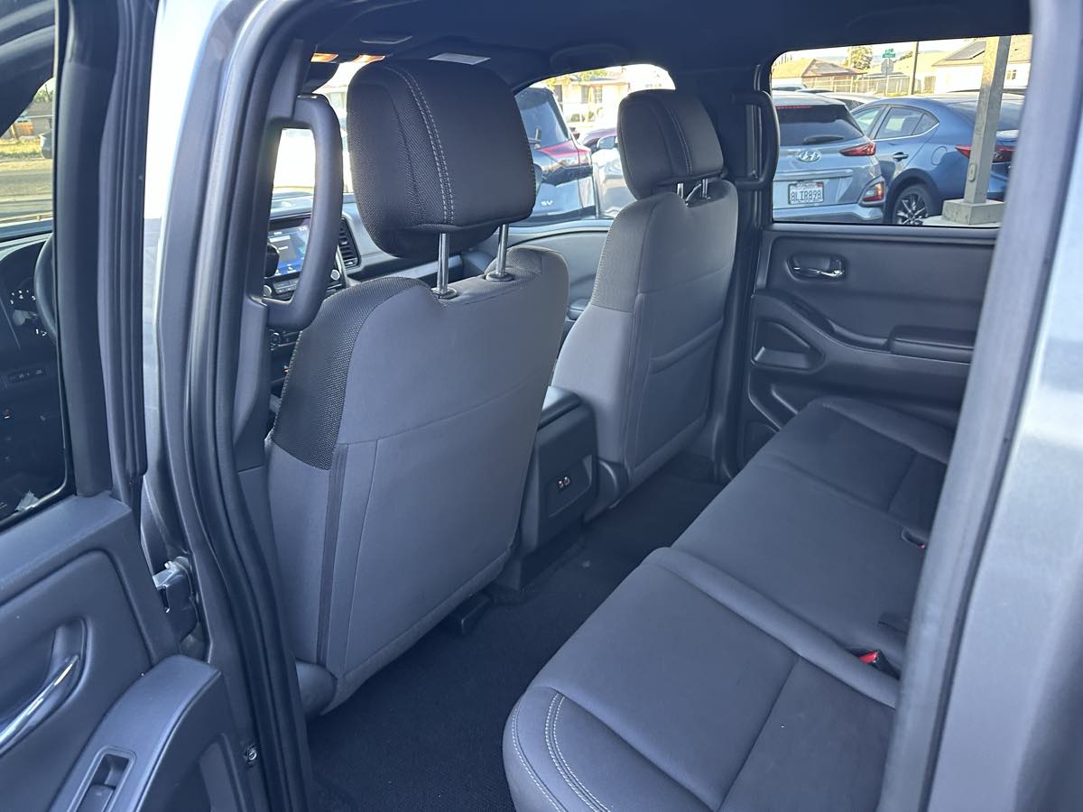 2023 Nissan Frontier SV - Photo 14