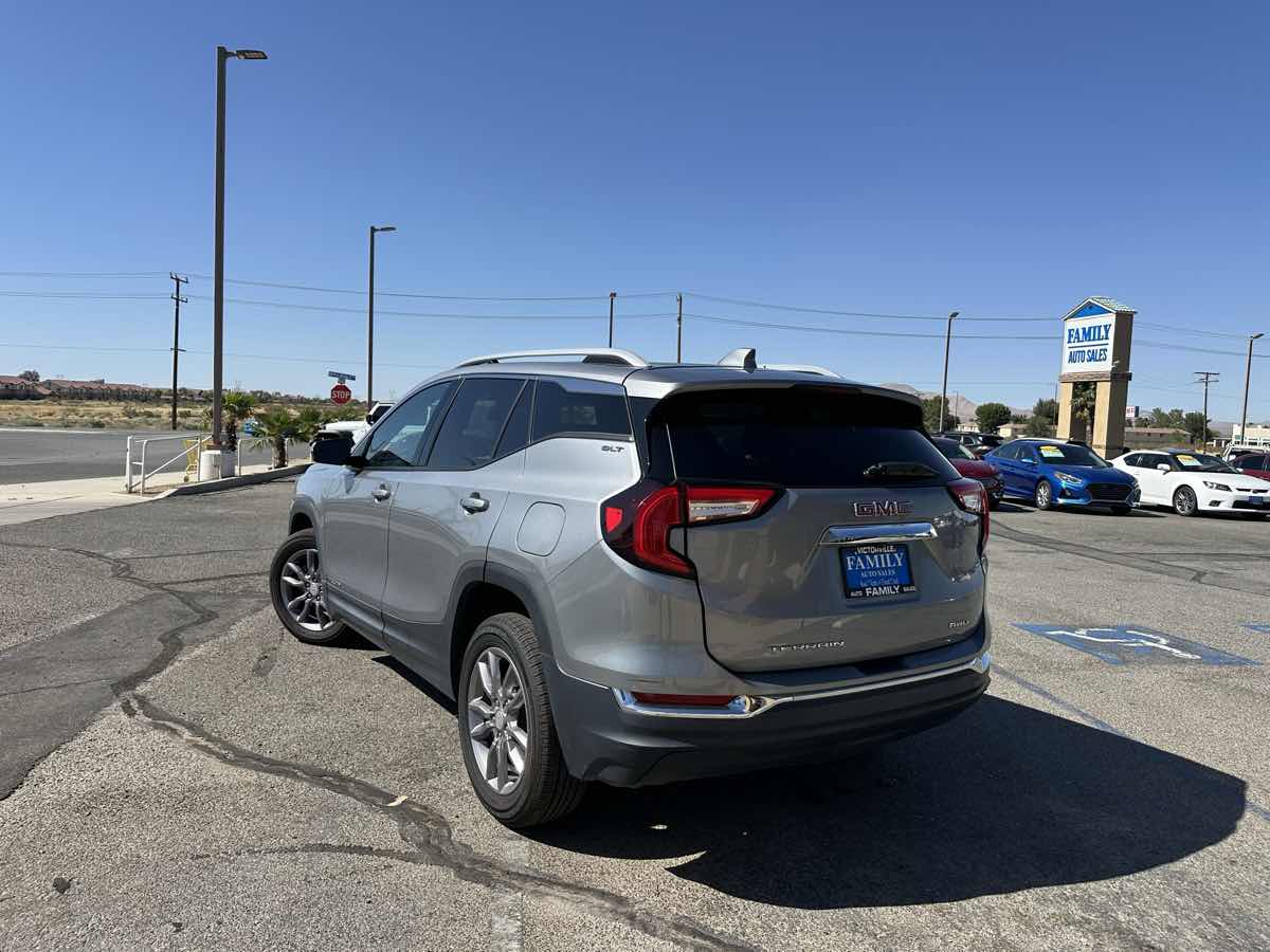 2023 GMC Terrain SLT - Photo 3