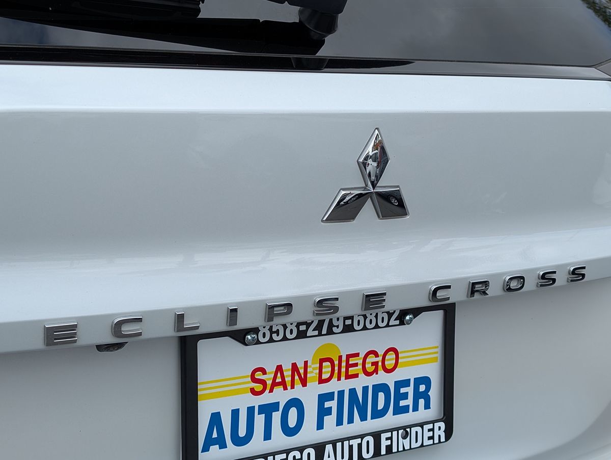 2023 Mitsubishi Eclipse Cross SE photo 12