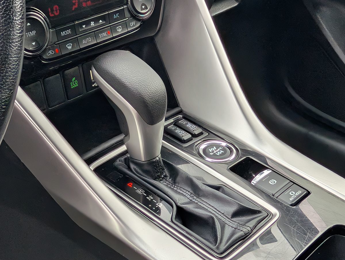 2023 Mitsubishi Eclipse Cross SE photo 25