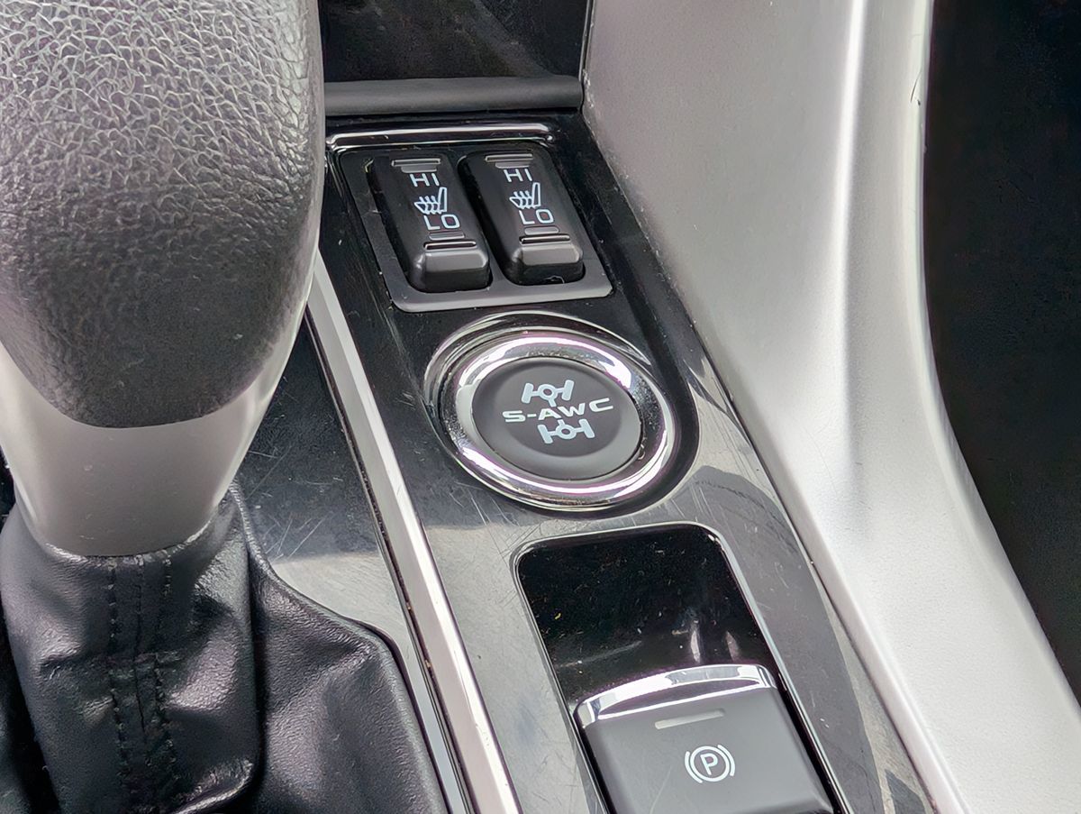 2023 Mitsubishi Eclipse Cross SE photo 30