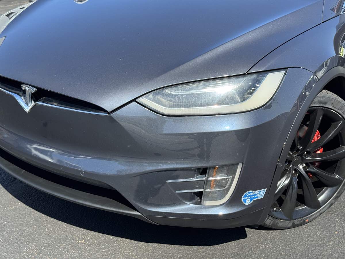 Tesla Model X photo 3