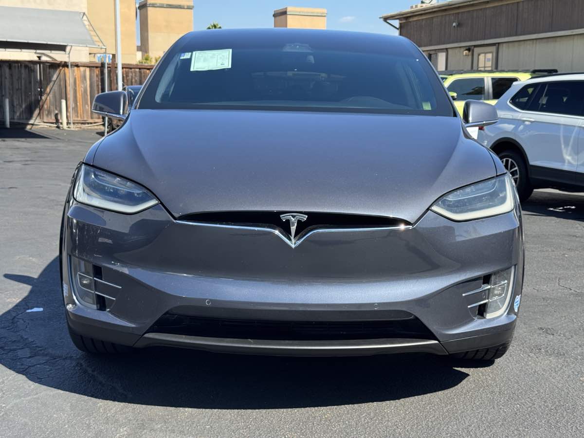 Tesla Model X photo 5