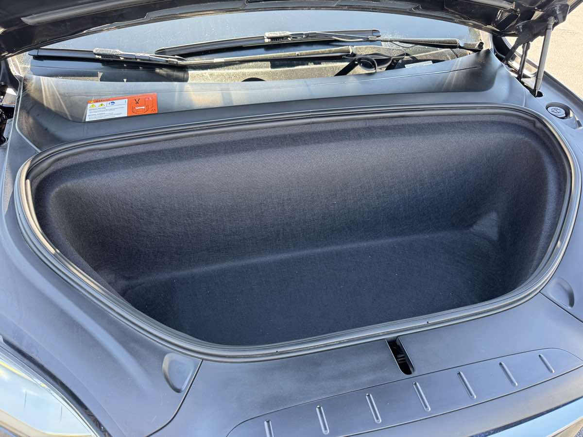 Tesla Model X photo 7
