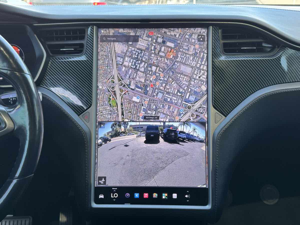 Tesla Model X photo 23