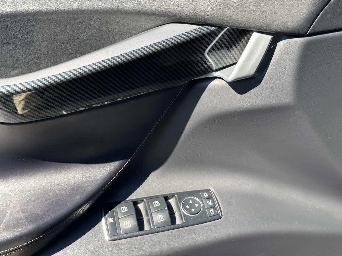 Tesla Model X photo 28