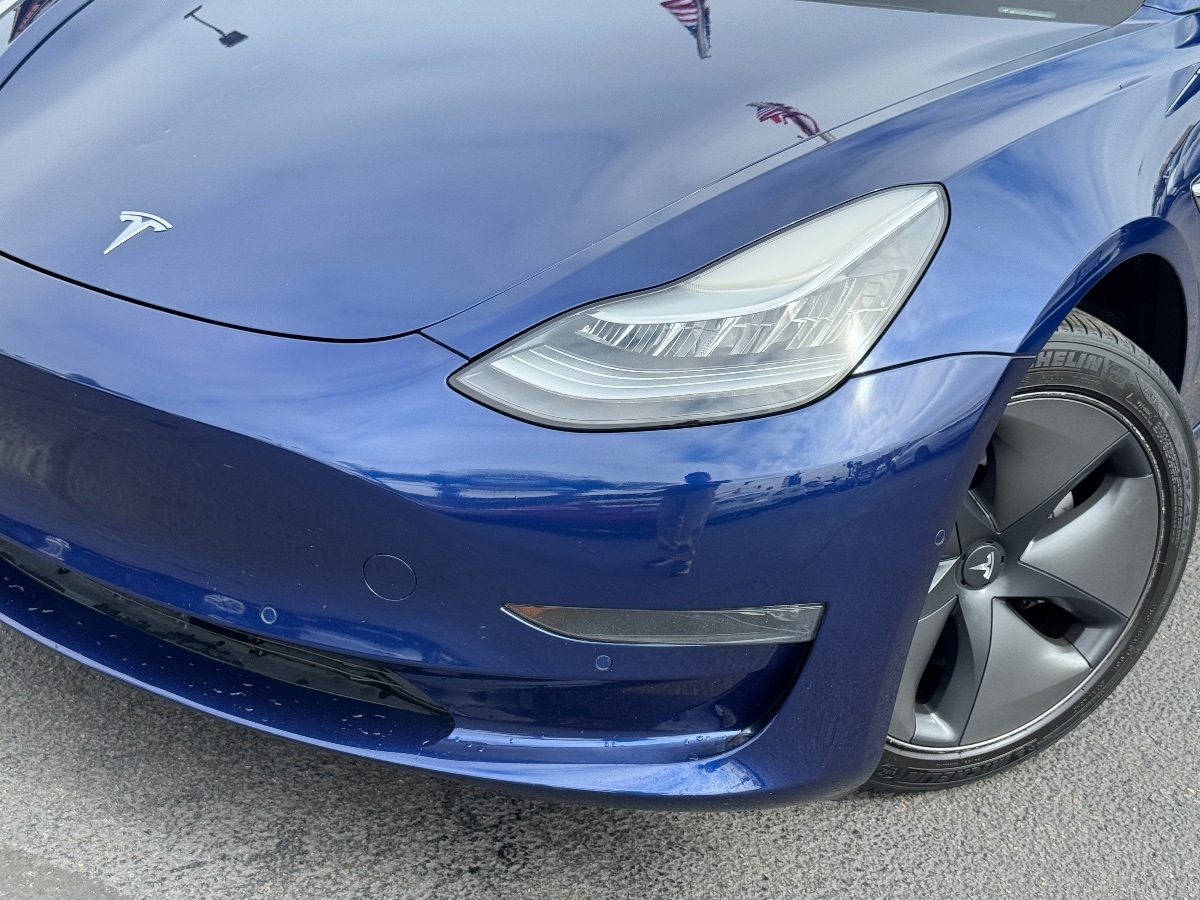 2019 Tesla Model 3 Mid Range photo 2