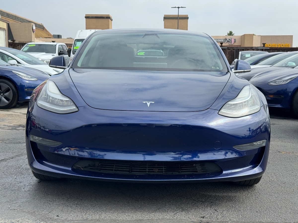 2019 Tesla Model 3 Mid Range photo 4