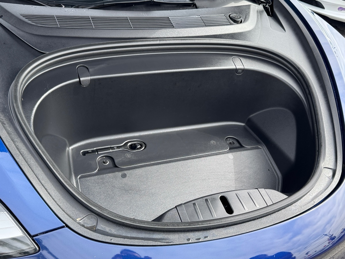 2019 Tesla Model 3 Mid Range photo 12