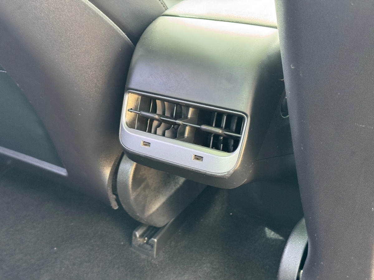 2019 Tesla Model 3 Mid Range photo 18