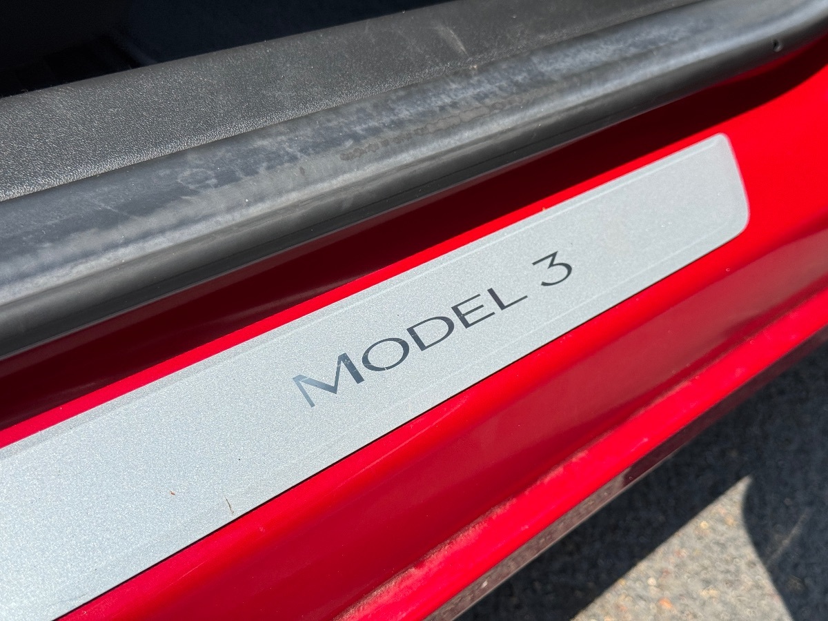 2018 Tesla Model 3 Long Range photo 16