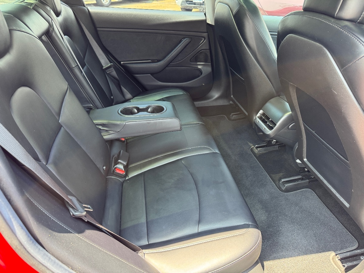 2018 Tesla Model 3 Long Range photo 17