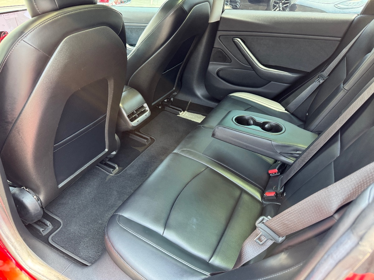 2018 Tesla Model 3 Long Range photo 19